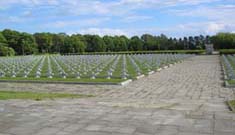 Cmentarz Bohater�w II Armii Wojska Polskiego