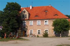 Herby nad wej�ciem g��wnym